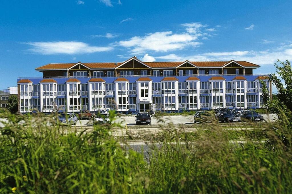 Apartment In Cuxhaven With A Shared Pool エクステリア 写真