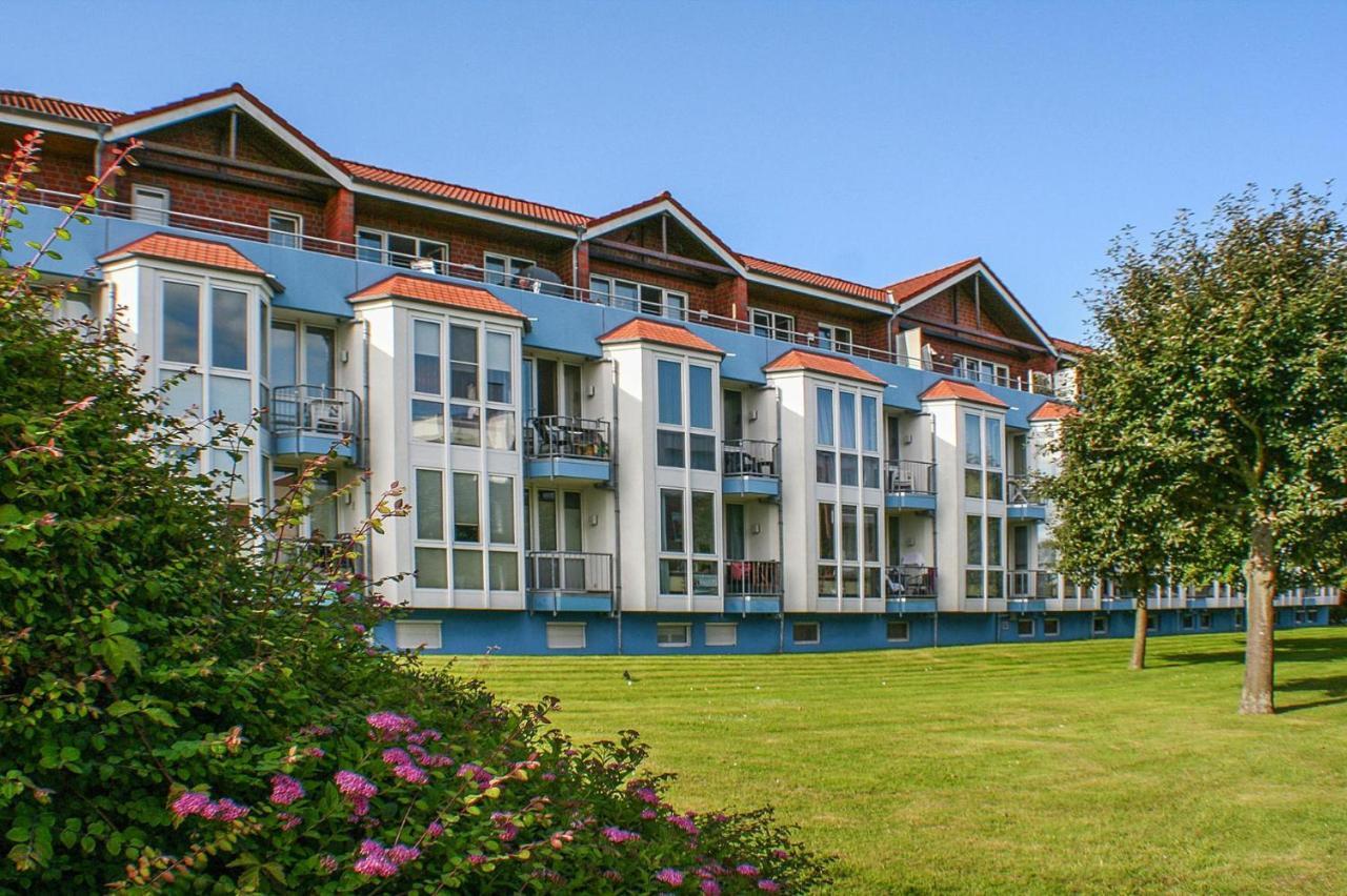 Apartment In Cuxhaven With A Shared Pool エクステリア 写真